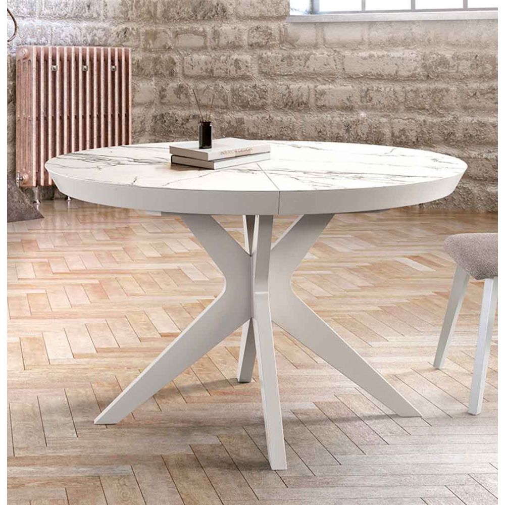 table ronde avec pieds en bois